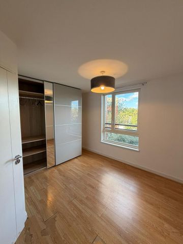 3 bedroom flat to rent - Photo 3