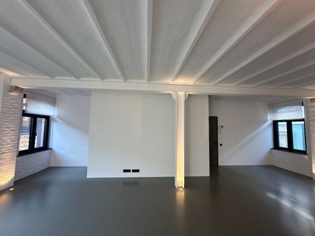 Unieke loft in het hart van de stad met twee slaapkamers - Photo 3