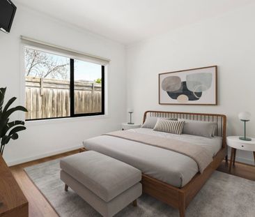 Freshly Updated Ground-Floor Living with Courtyard Charm - Photo 3