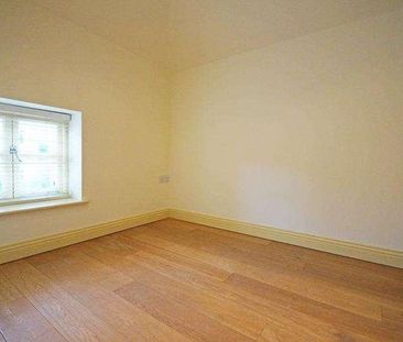 Off London Road, GL52 - Photo 3