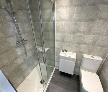 3 bedroom end of terrace house to rent - Photo 4