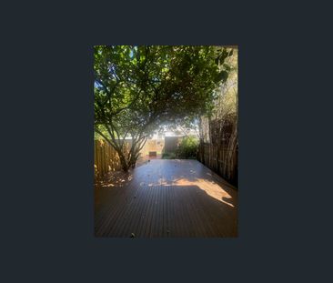 City-Edge Victorian: Period Charm, Deck, Deep Garden - Photo 5
