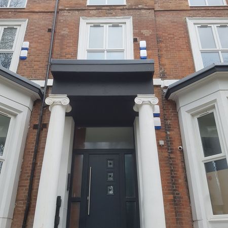 Flat 2 7, Wynnstay Grove, Manchester, M14 - Photo 4