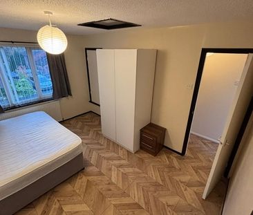 1 Bed Semi-Detached House, Chime Bank, M8 - Photo 6