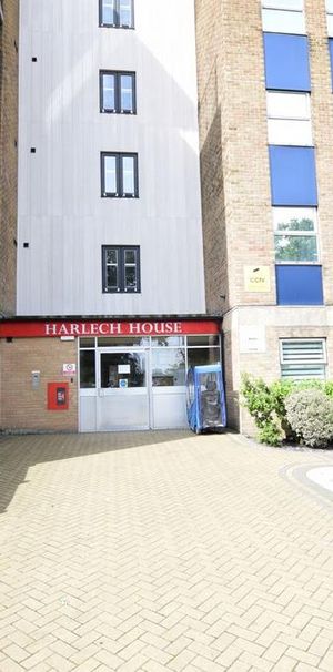 4 bedroom flat to rent - Photo 1