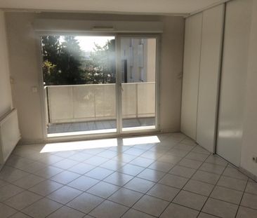 Location Appartement 3 pièces 62m² VILLEURBANNE 69100 - Photo 2