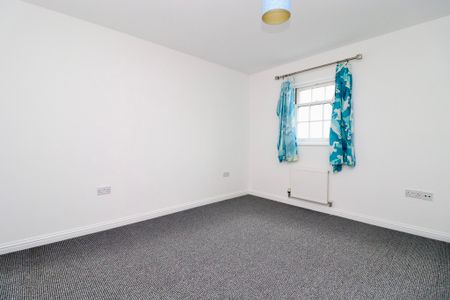 3 bedroom Town House to let - Photo 3