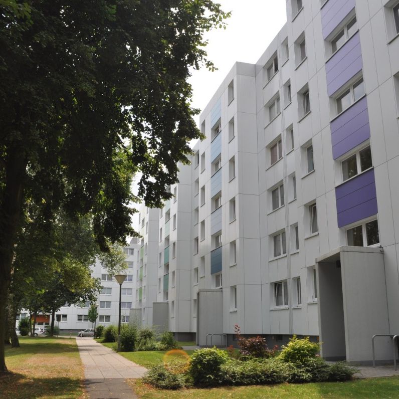 Schön geschnittene 3- Zimmer Wohnung mit Balkon - Foto 2