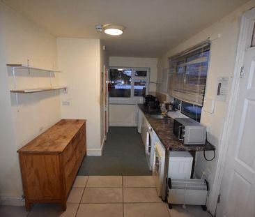 Studio to rent - Photo 6