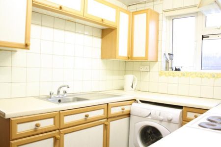 5 bedroom end of terrace house to rent - Photo 4