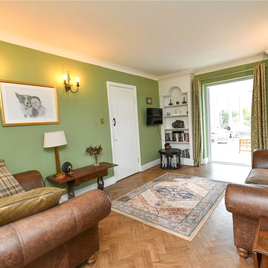 East Farm Mews, CH48 1QB, Caldy - Photo 1