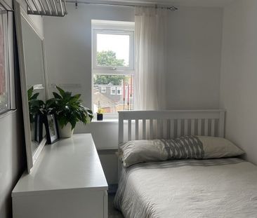 Room in a Shared Flat, Henry Doulton Drive, SW17 - Photo 6