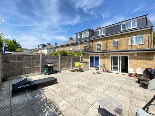 Flat 1, 1 Kingfield Street, Isle of Dogs Room 1 - Photo 1