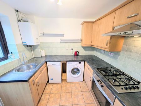 3 bedroom semi-detached house to rent - Photo 3