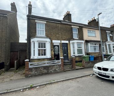 Tonge Road, Sittingbourne. ME10 - Photo 2