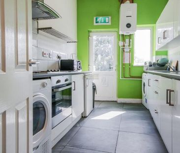 5 bedroom flat to rent - Photo 6
