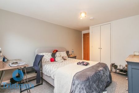 2 bed Apartment for Rent - Photo 3