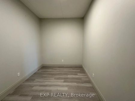 Condo Townhouse For Lease | S8155360 - Photo 4