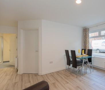 42a Castlereagh Place, Belfast, BT5 4NN - Photo 2