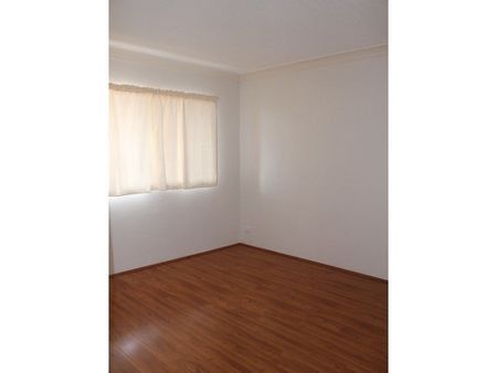 Excellent Condition Unit In Convenient Location ! - Photo 4