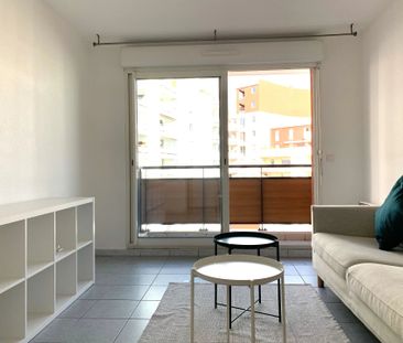 Location Appartement 2 pièces MARSEILLE 8ème - Photo 3