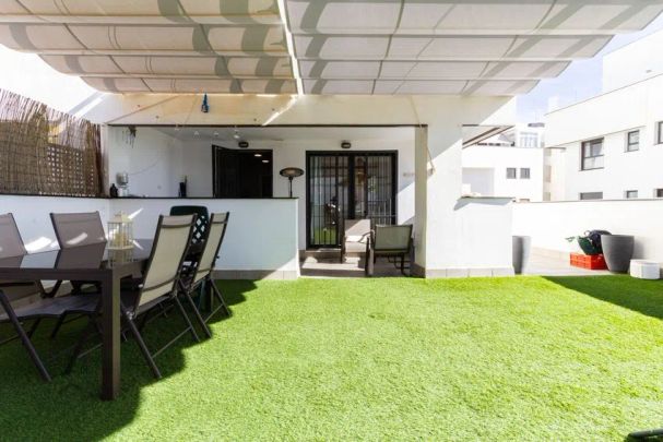 Alquiler de piso en Calle Málaga Virgen, 4 - Photo 1