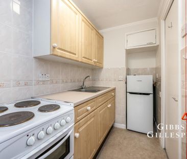 Studio to rent - Photo 2