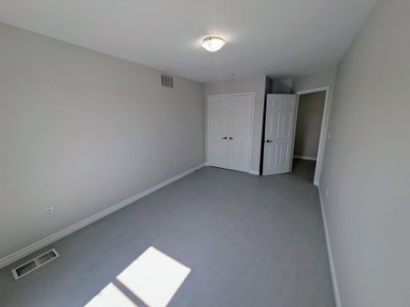 For Lease - 770 King Street Unit# 202, Oshawa, Ontario - Photo 5