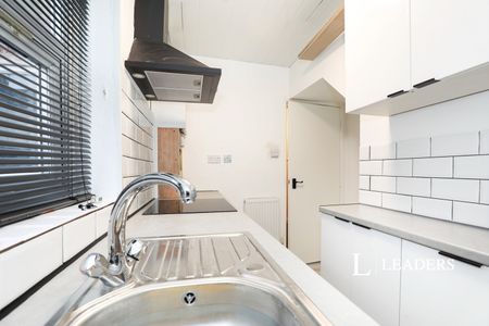 1 bedroom apartment to rent Samuel Street, Packmoor, ST7 - Photo 4