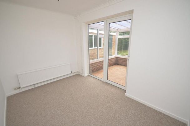 2 bedroom detached bungalow to rent - Photo 1
