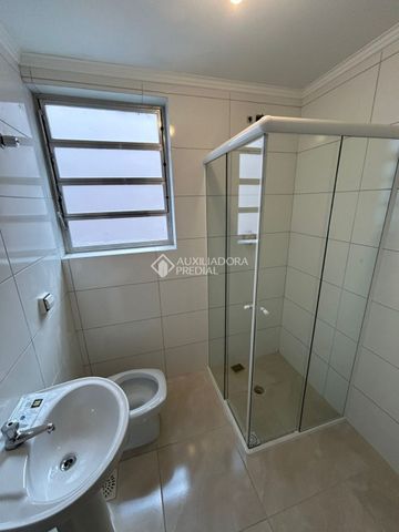 Apartamento com 2 quartos e 84m² para alugar em Navegantes, Porto Alegre. - Foto 4