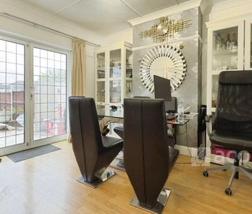 3 bedroom semi-detached house to rent - Photo 2