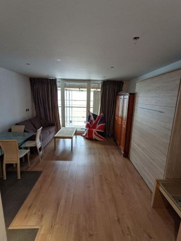 Studio to rent - Photo 2