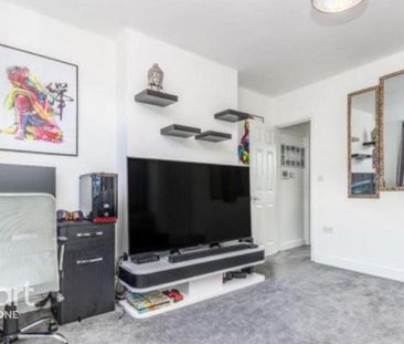 2 bedroom maisonette to rent - Photo 3