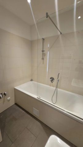 Cityapartment: "First class on the last floor" - Sonnige 2-Zimmer-Wohnung mit Topausstattung - Photo 2