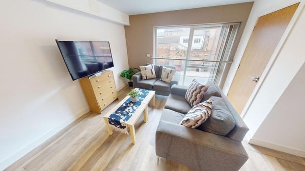 5 bedroom flat to rent - Photo 1