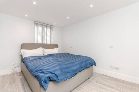 3 bedroom flat to rent - Photo 5