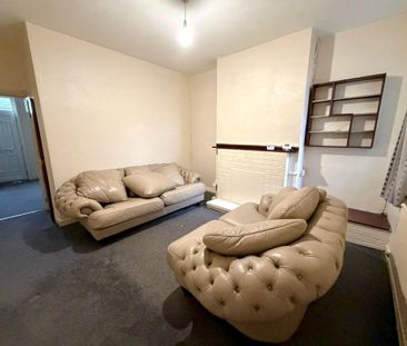 3 bedroom terraced house to rent - Photo 2