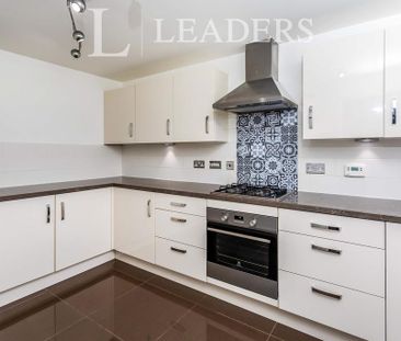 4 bedroom terraced house to rent - Photo 5