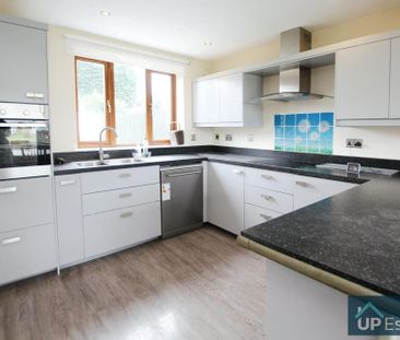4 bedroom semi-detached house to rent - Photo 3