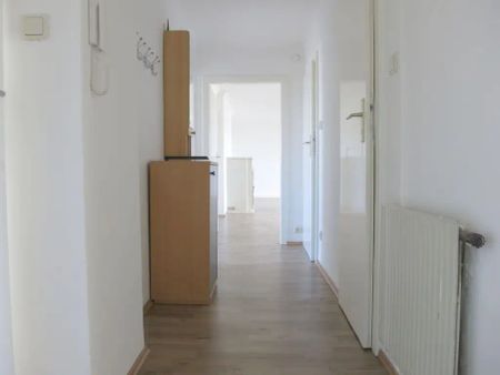 HELLE 3 1/2 ZIMMERWOHNUNG MIT WG-EIGNUNG - KLINIK FLROIDSDORF / S-BAHN SIEMENSSTRASSE - Foto 2