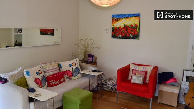 Interior room in 5-bedroom apartment in Rathfarnham, Dublin - Photo 1