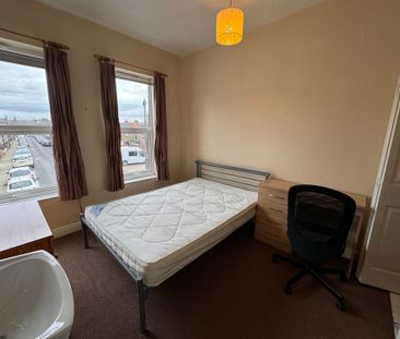 Ratcliffe Street, Burton Stone Lane - P1933 - Photo 3