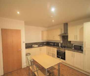 4 bedroom terraced house to rent - Photo 2