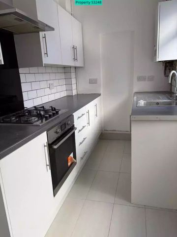 4 bedroom property to rent - Photo 3