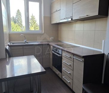 Închiriez apartament cu 2 camere 10 minute de Univ. Petru Maior - Fotografie 4