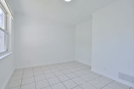 For Lease - 20 East Drive, Toronto, Ontario - Photo 3