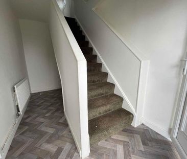 2 bedroom semi-detached house to rent - Photo 2