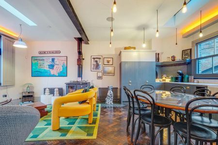 5 bedroom townhouse to rent - Photo 2