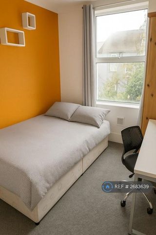 1 bedroom in a house share to rent - Photo 3